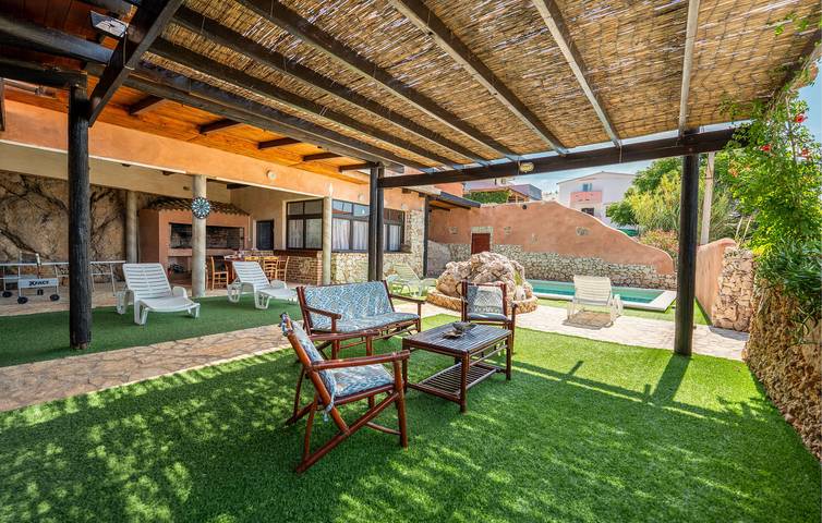Apartment mit Meerblick, Pool, Terrasse und Grill – 400 m vom Strand entfernt in Zubovići, Pag