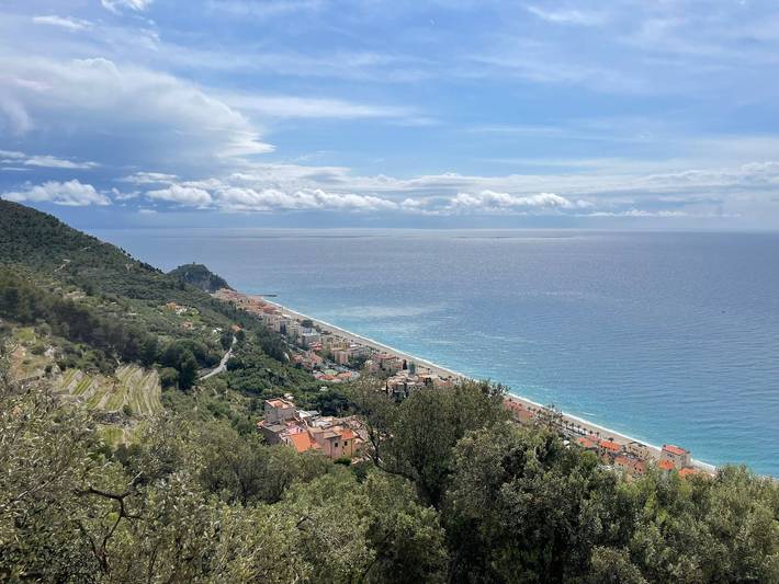 Ganze Wohnung, Ferienwohnung 'Nespolo' mit Meerblick, Wlan und Klimaanlage in Varigotti, Finale Ligure Gemeinde