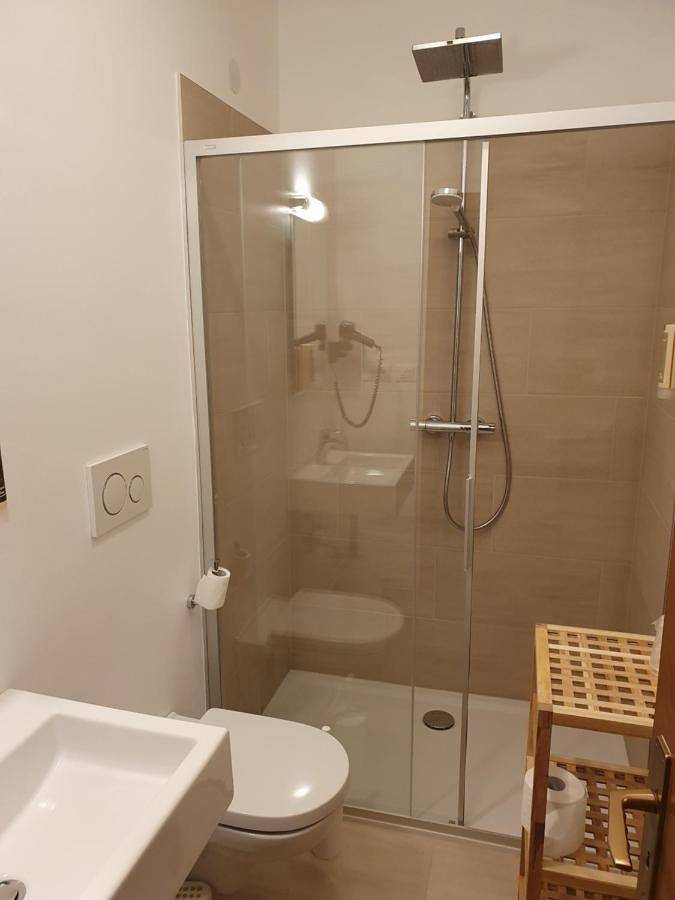 Ganze Wohnung, Apartment with Balcony in Marling, Ortleralpen