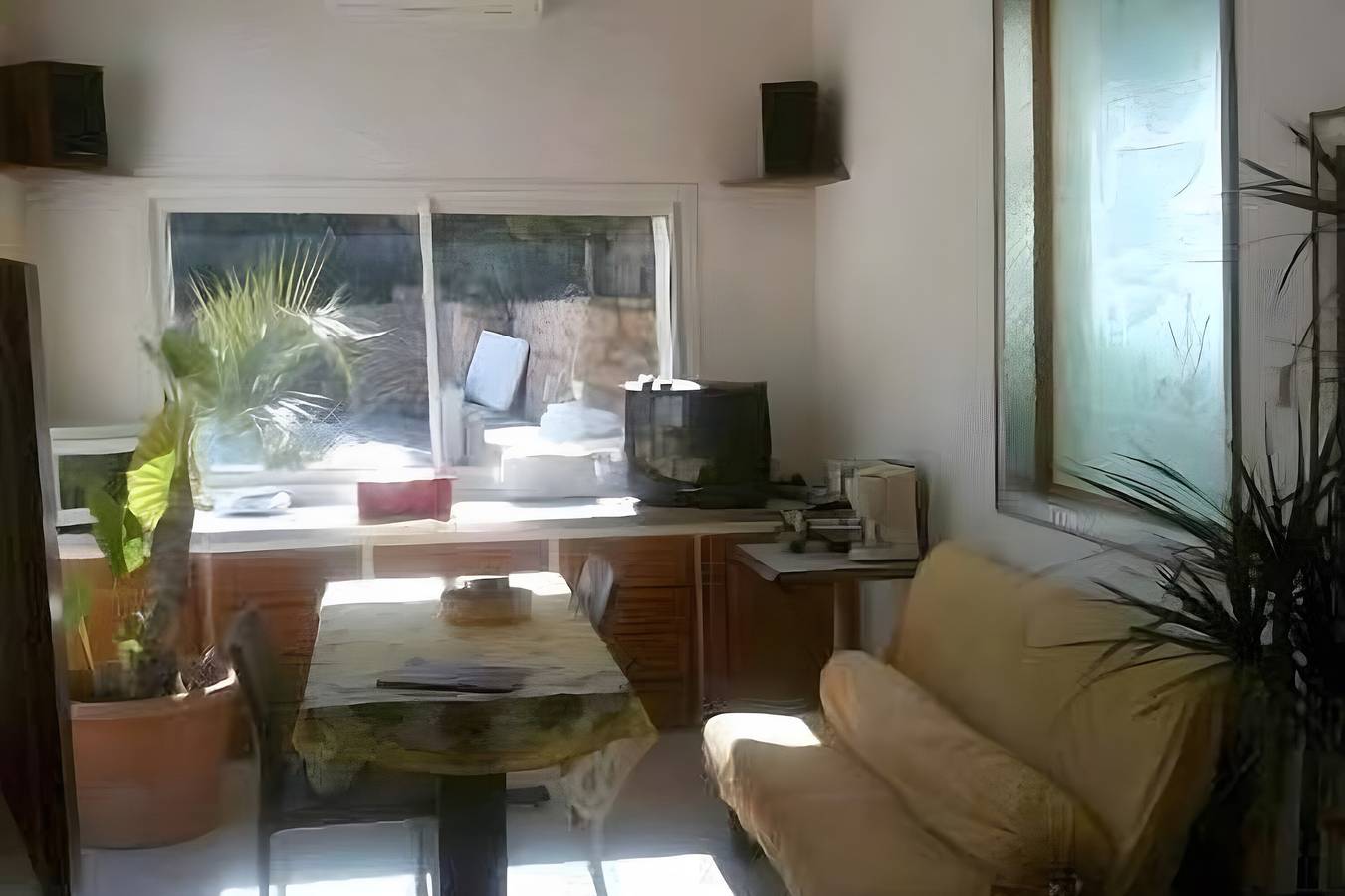 Apartamento entero, Apartamento 'Fleur De Pampa' con piscina privada, Wi-Fi y aire acondicionado in Cassis, Parque nacional de las Calanques