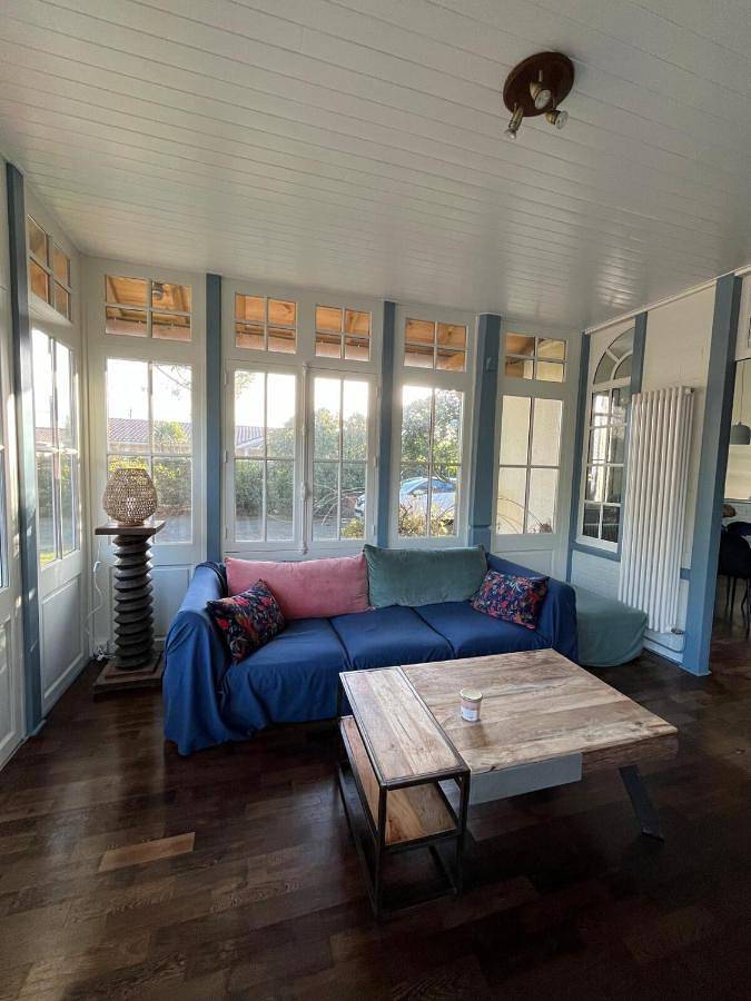 Location de vacances pour 8 personnes, avec piscine ainsi que terrasse et vue à Thiais - 2