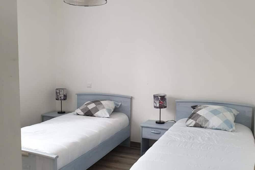 Family cottage with shared pool, Wifi, and pets welcome in the heart of Périgord in Le Bugue, Périgord Noir