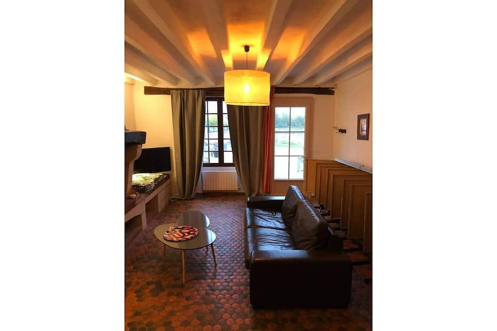 Charming house overlooking the Loire in Bouchemaine, Angers region