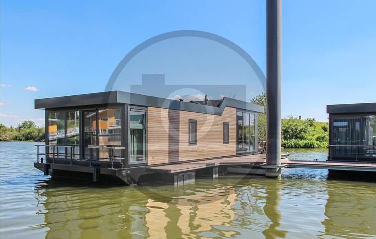 Woonboot voor 4 personen, met Terras in Nederland