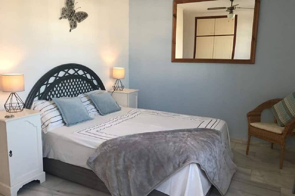 Ganze Wohnung, 2 Schlafzimmer, 2 Badezimmer, großer Gemeinschaftspool in El Palmeral, Mojácar