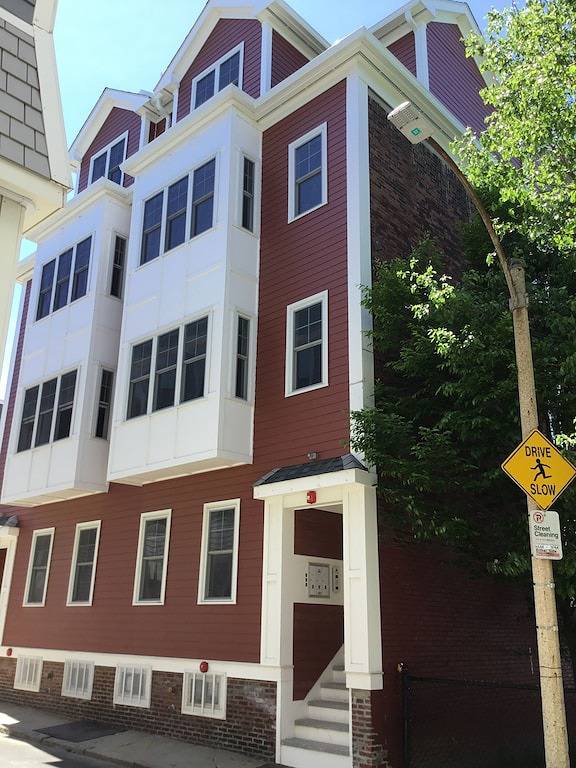 Vacation house for 8 people, with balcony in Boston