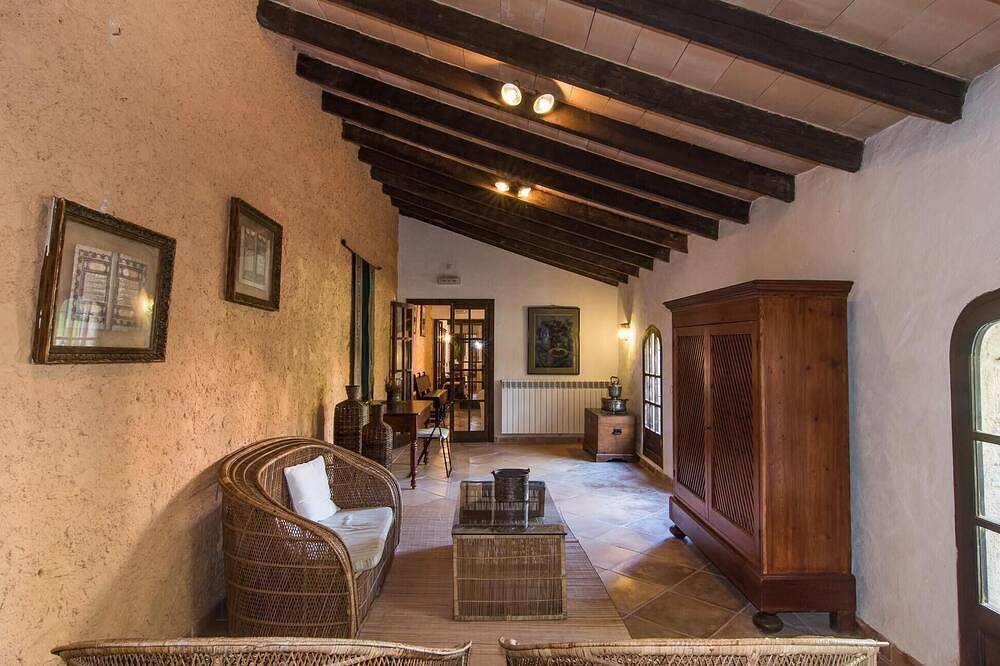 Bonita casa en Petra con piscina privada, puede ser interior o exterior. in Petra, Interior de Mallorca