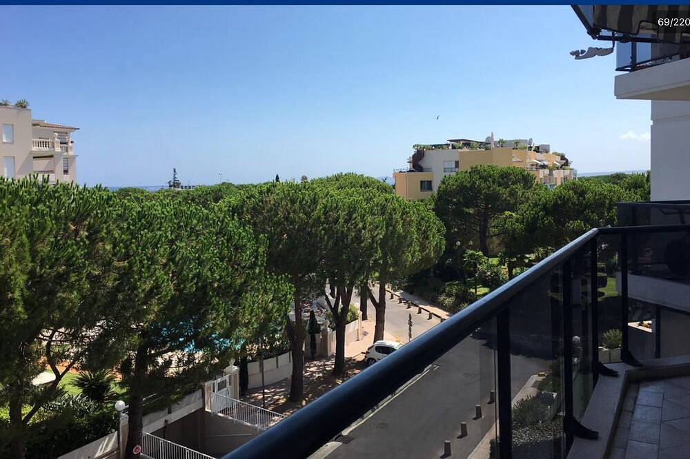 Apartamento entero, Cagnes sur Mer Côte d'Azur terraza frente al mar piscina en el estacionamiento del parque in Cros de Cagnes, Cagnes-sur-Mer