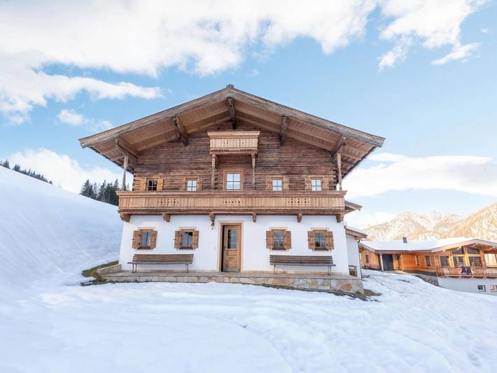 Ferienhaus für 9 Personen, mit Balkon und Garten in Hochfilzen