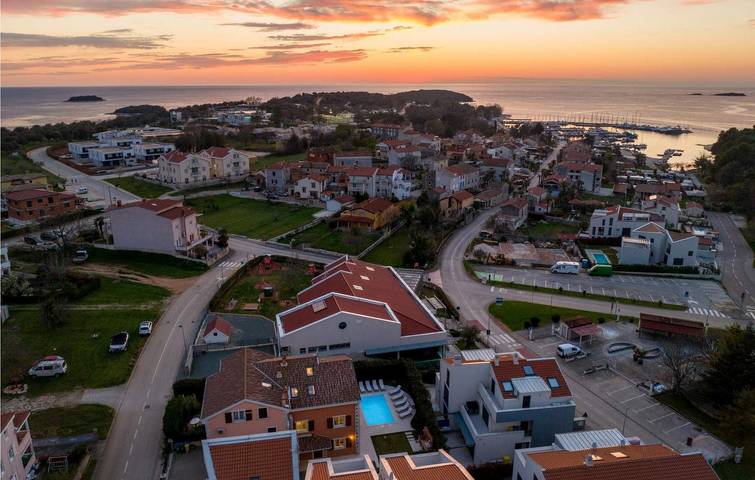 Ferienhaus für 10 Personen, mit Terrasse in Funtana - 2