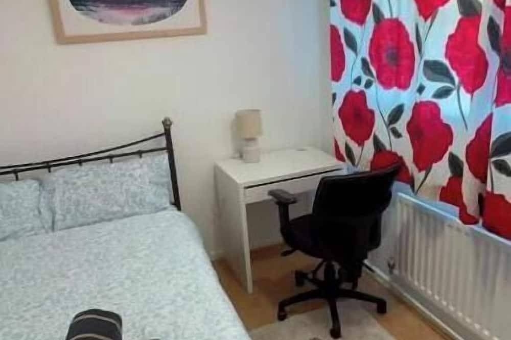 Modern 3-Bedroom Home in Bletchley| Long Stay Friendly |Free Parking & Fast Wifi in Milton Keynes, Südostengland