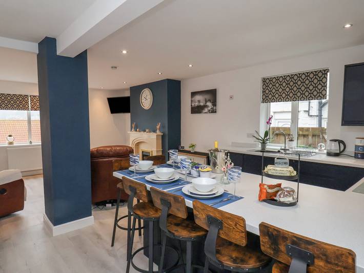 Log cabin for 6 people, with Garden in Whitby