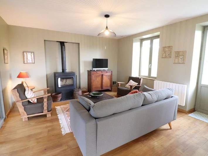 Location de vacances pour 6 personnes, avec jardin à Junhac - 4