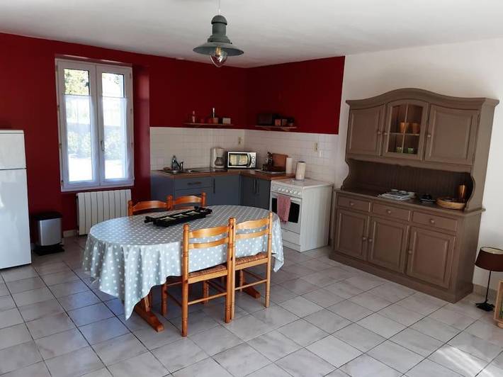 Location de vacances pour 4 personnes, avec terrasse ainsi que vue et jardin à Saint-Lormel - 3