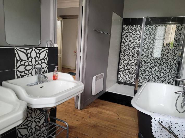 Chambre d’hôte pour 3 personnes, avec jardin et vue à Bourg - 4
