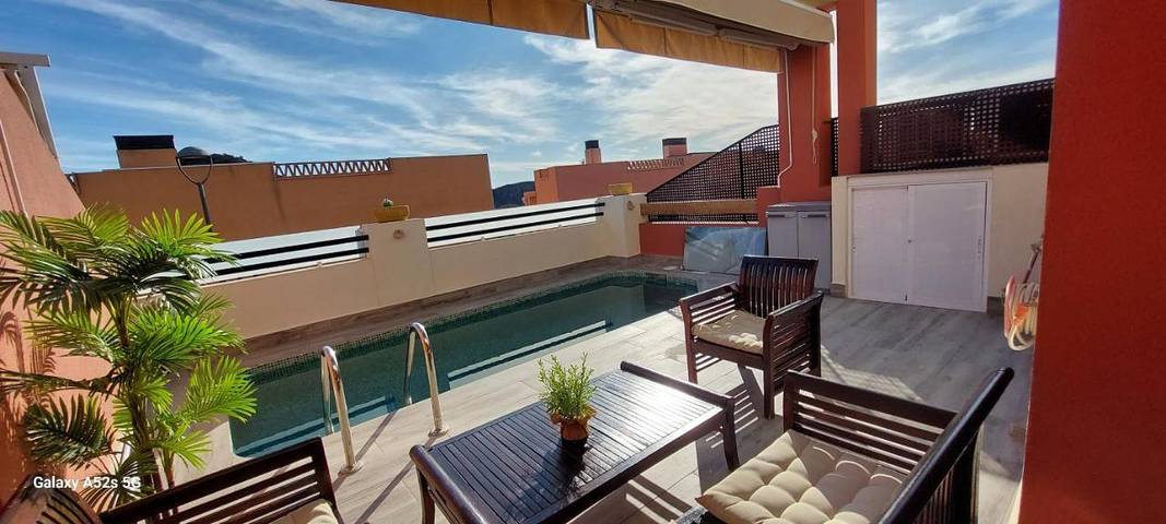 Apartamento para 4 personas, con Balcón y Jacuzzi además de Terraza y Jardín en San Juan de los Terreros