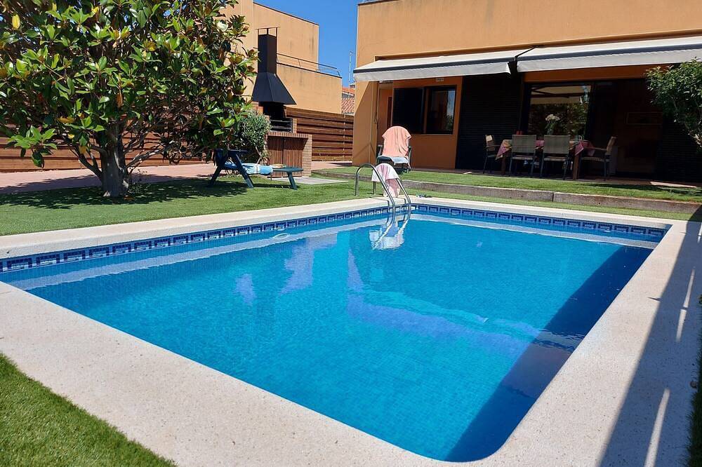 Villa in Strandnähe mit privatem Pool und unbegrenztem WLAN. in l'Escala, Oberampurien