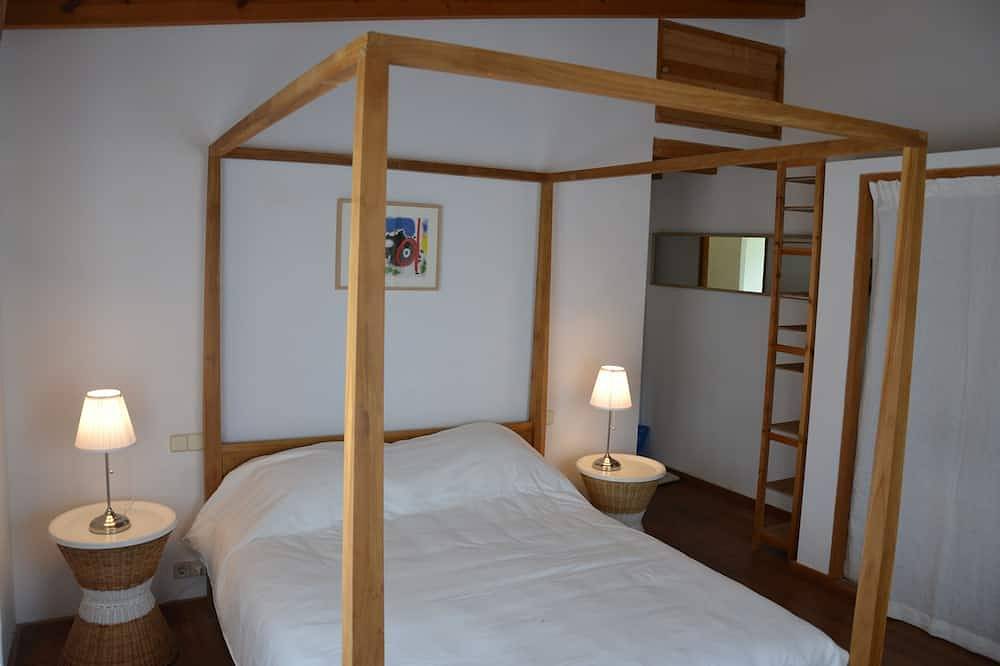 Hermosa Finca,  Piscina,Entre Los Arboles De Naranjas Y Otras Especies in L'Horta, Sóller