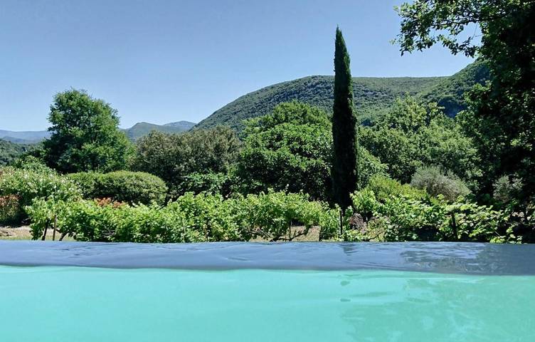 Location de vacances pour 4 personnes, avec jardin ainsi que piscine et vue à Saint-Laurent-le-Minier - 3