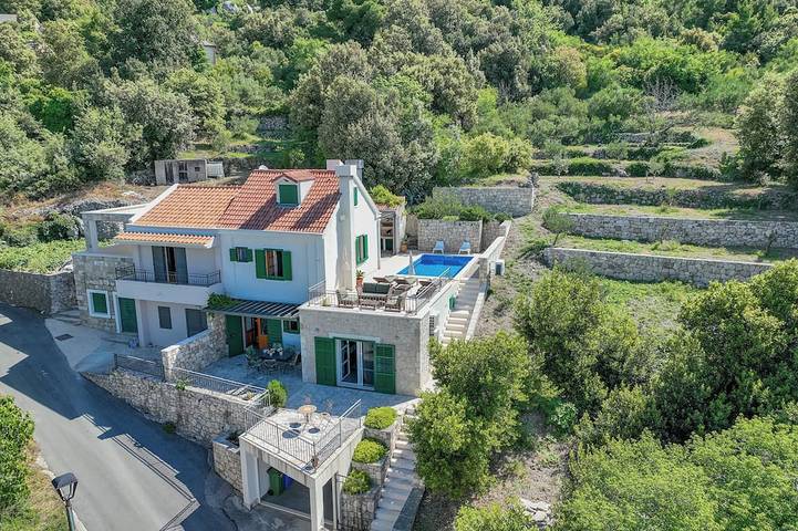 Ruhe pur-gemütliches Ferienhaus in Makarska,beheizter Privatpool,Meerblick, WLAN in Makarska, Makarska Riviera