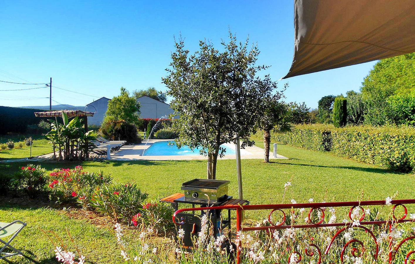Appartement am Pool mit Parkplatz und WiFi, 800m nach Salindres in Saint-Jean-de-Maruéjols-et-Avéjan, Alès und Umgebung