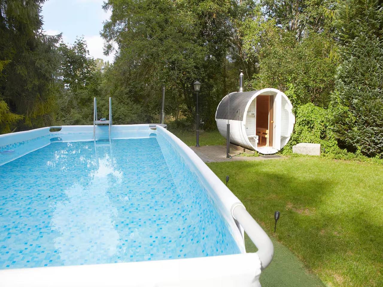 Großes Ferienhaus, Pool, Sauna, Whirlpool in Sassin, powiat wejherowski
