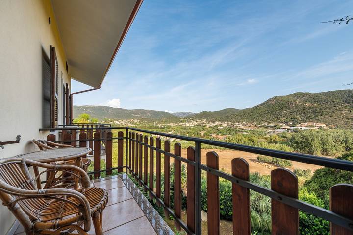 Appartamento tranquillo "Chia Grande" vicino alla spiaggia con vista mare e giardino in Chia, Domus De Maria