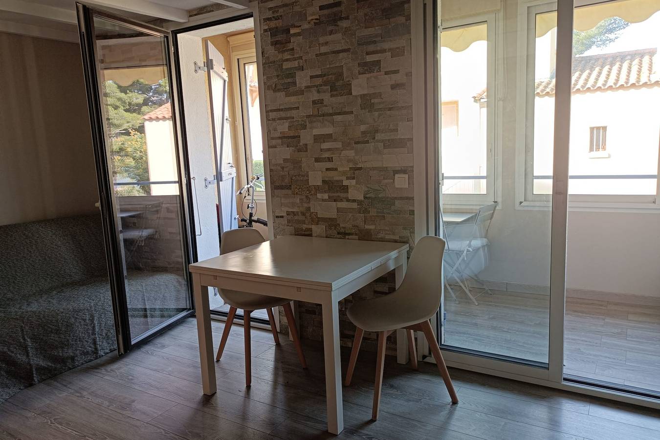Appartement entier, Ravissant Refuge à Deux Pas de la Mer in Sanary-sur-Mer, Côte méditerranéenne (France)