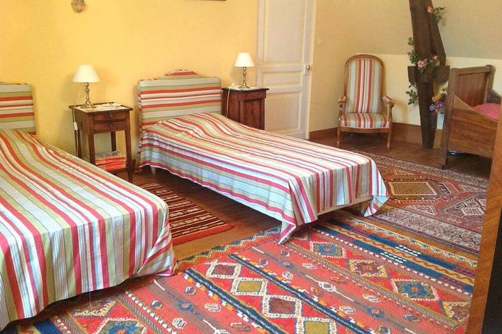 Gîte pour 12 personnes, avec jardin à Montagnac-la-Crempse - 4