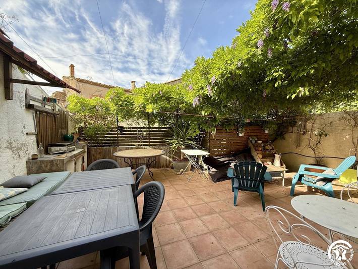 Gîte pour 11 personnes, avec Jacuzzi et Terrasse à Azille