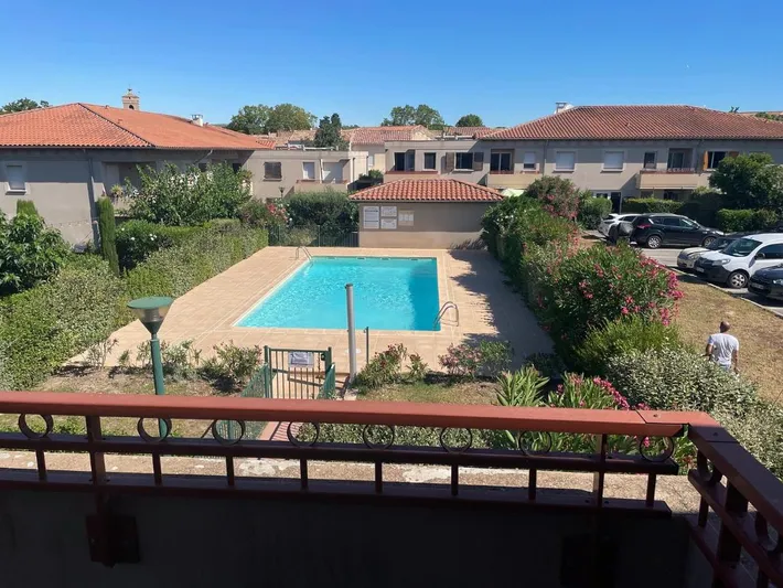 Apartamento de vacaciones para 4 personas, con vistas además de piscina y balcón - 1