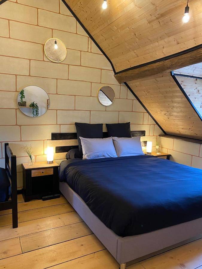 Location de vacances pour 8 personnes, avec sauna ainsi que jardin et vue, animaux acceptés dans Les Roches-l'Évêque - 4