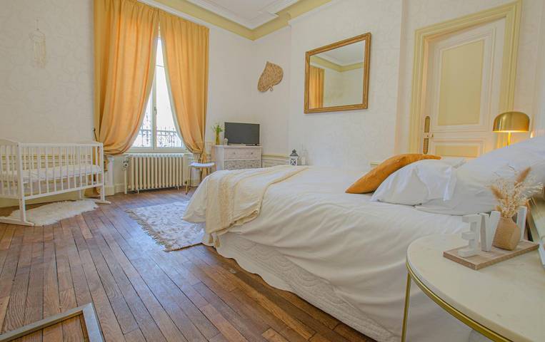Gîte pour 14 personnes, avec jardin ainsi que sauna et terrasse