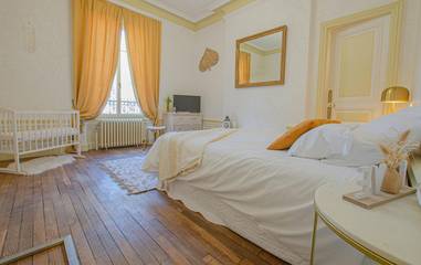 Gîte pour 14 personnes, avec terrasse ainsi que jardin et sauna à Bréviandes