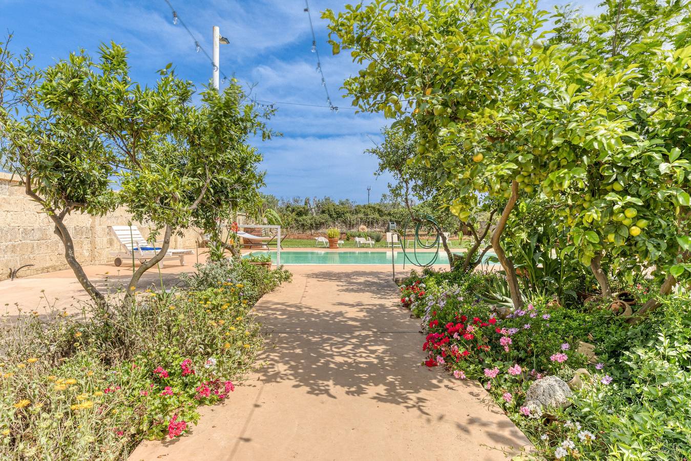 Appartamento intero, Appartamento 'Dependance Con Piscina' con piscina privata, Wi-Fi e aria condizionata in Taurisano, Golfo di Taranto