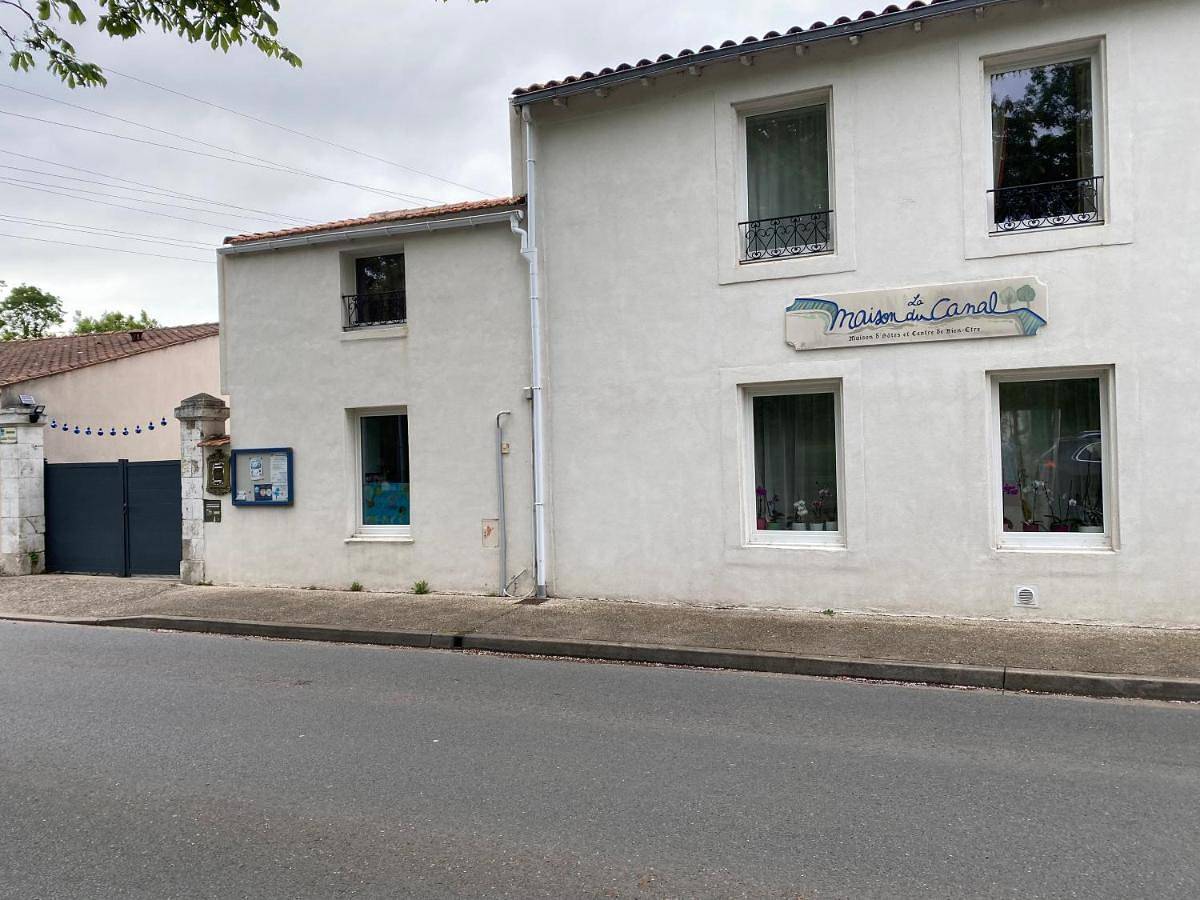 La Maison du Canal de Rompsay - 5 min de la Rochelle in Périgny, Région de La Rochelle