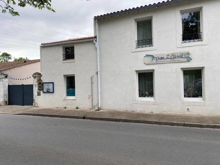 Location de vacances pour 3 personnes, avec jardin ainsi que vue sur le lac et vue à Périgny - 3