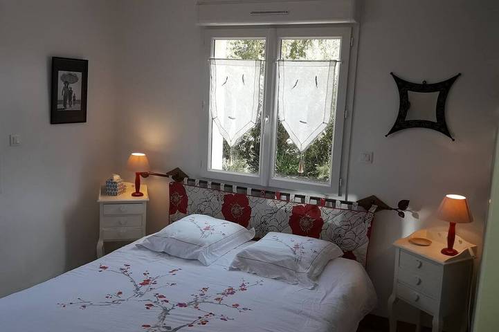 Location de vacances pour 9 personnes, avec terrasse et jardin à Saint-Jean-de-la-Rivière - 3