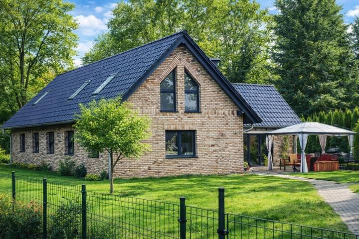 Pension voor 5 personen, with Terras and Tuin as well as Uitzicht in Berlijn