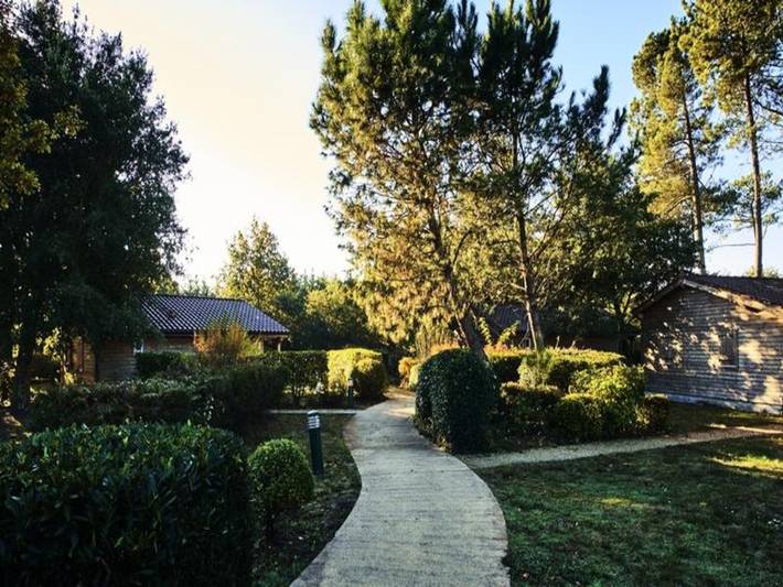 Location de vacances pour 4 personnes, avec piscine et sauna, adapté aux familles à Parentis-en-Born