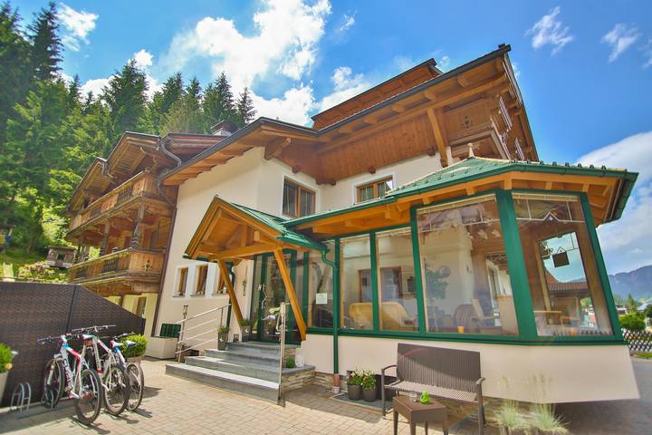 Vakantiewoning voor 2 personen, with uitzicht and tuin as well as zwembad, kindvriendelijk in Auffach