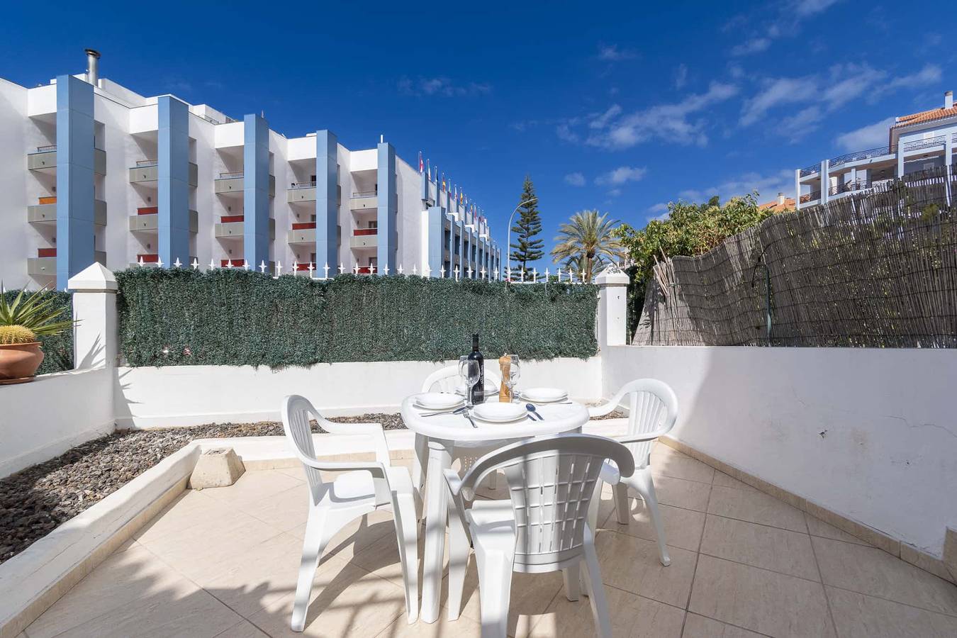 Ganze Wohnung, Ferienwohnung für 2 Personen mit Pool in Los Cristianos, Arona