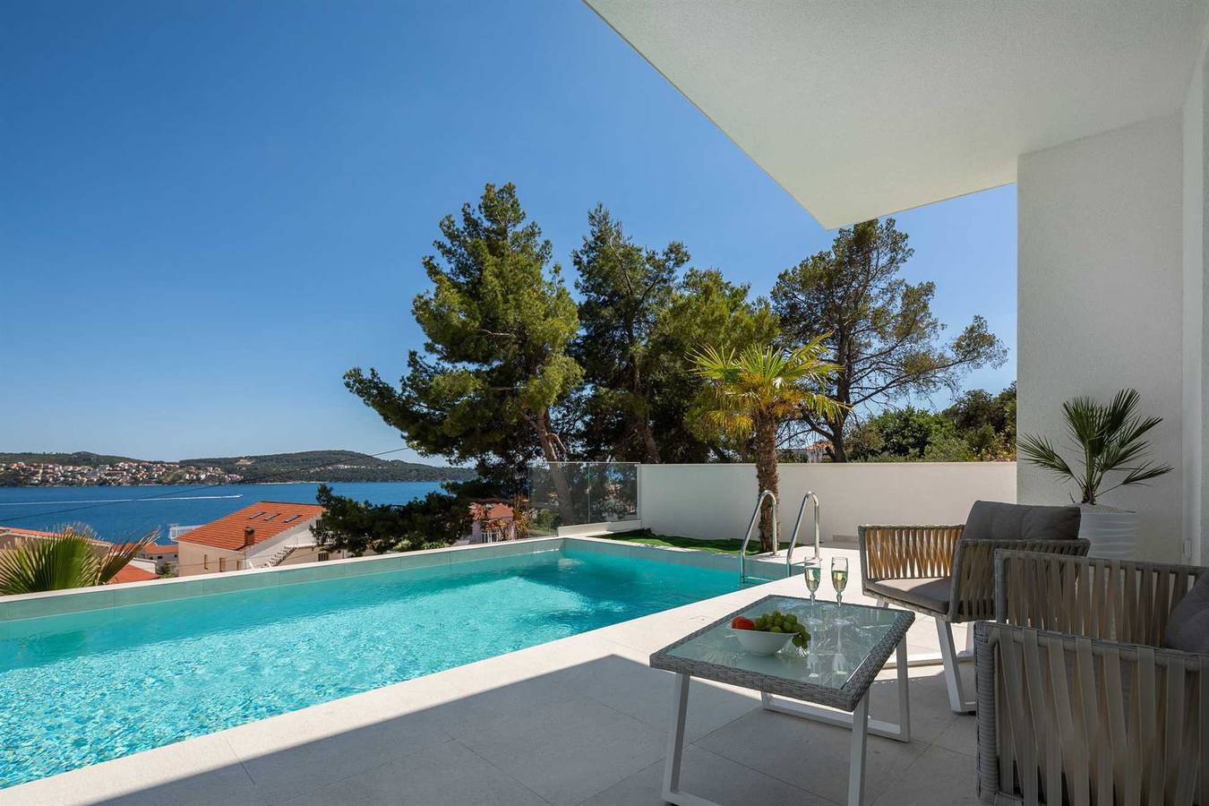 Villa Adria View mit beheiztem Pool I in Trogir, Split-Dalmatien