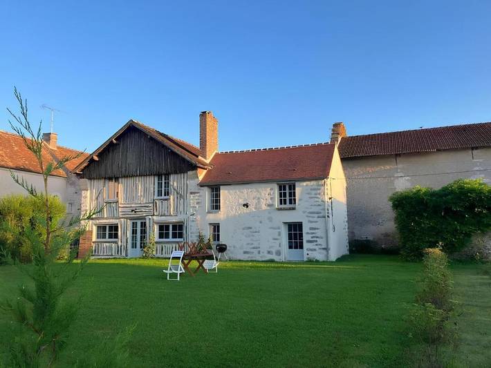 Gîte pour 8 personnes, avec jardin dans Sourdun