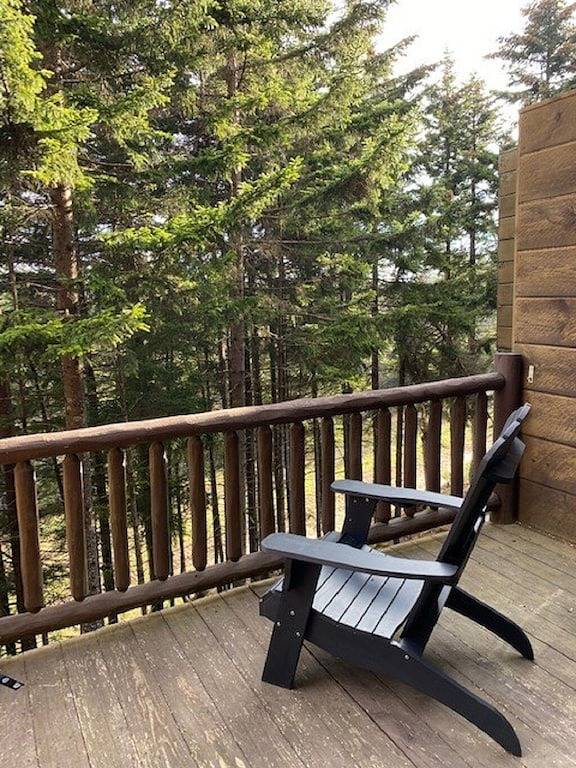 Vacation rental for 12 people, with yard and hot tub in Snowshoe