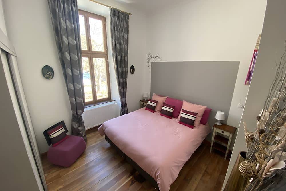 Entire apartment, Magnificent 5* apartment in Mexican Villa in Jausiers, Mercantour National Park