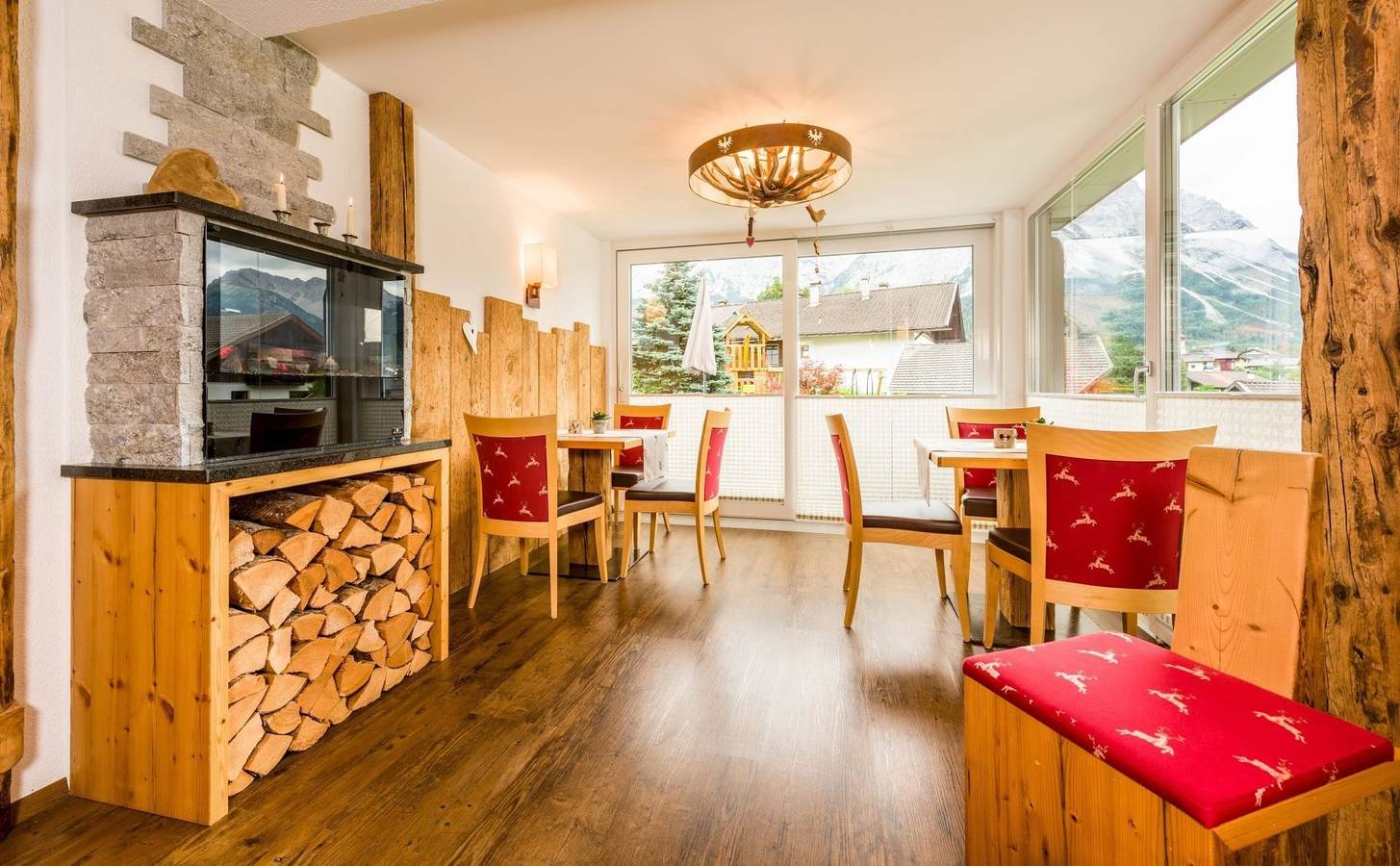 Ganze Ferienwohnung, 4 Sterne Appartementhotel Zugspitzhof - Appartement mit 2 Schlafzimmer in Ehrwald, Ammergauer Alpen (Österreich)