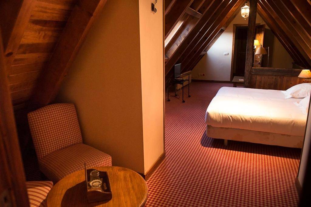 Twin Room in Baqueira, Naut Aran