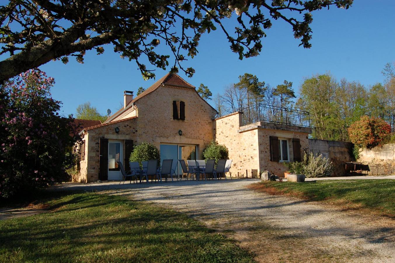 Puits Fleuri, maison de charme avec piscine & confort moderne in Mauzens-et-Miremont, Périgord Noir