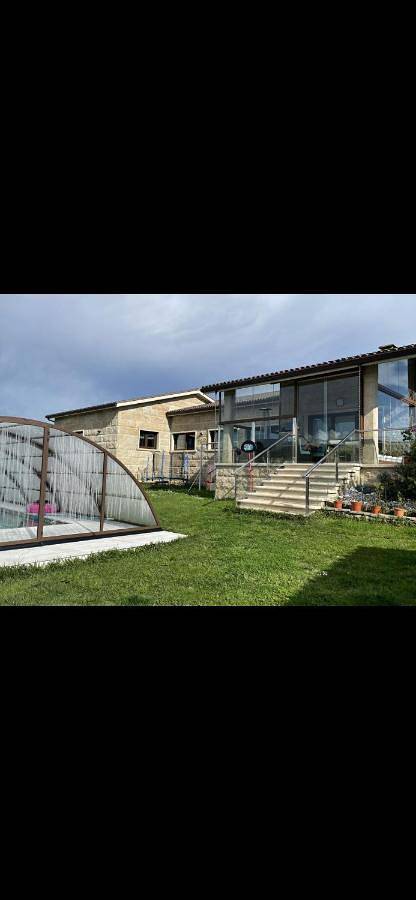 Casa de vacaciones para 8 personas, con terraza además de piscina y vistas, Se admiten mascotas - 1